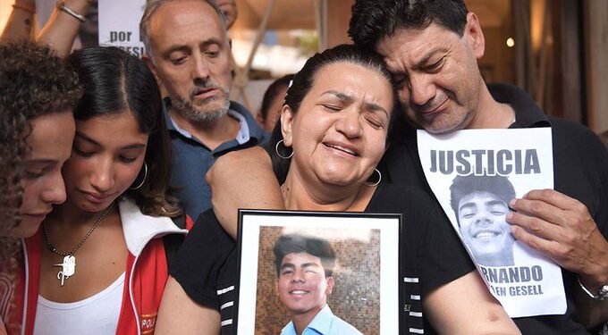 “Me arrodillé, prendí una vela y le recé”, dijo la mamá de Fernando Báez Sosa