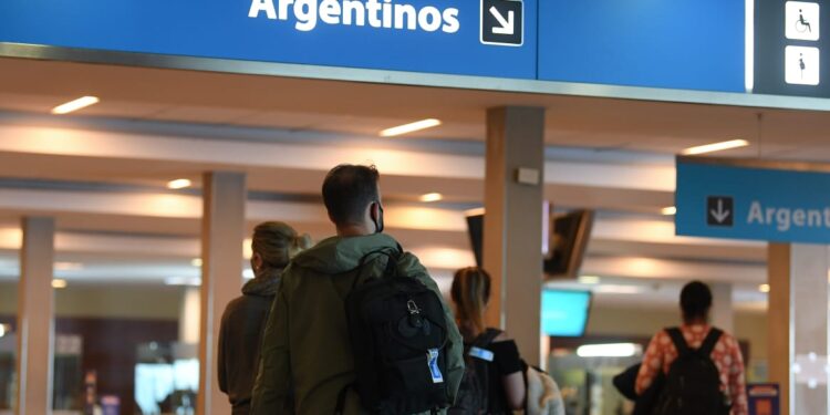 El Gobierno nacional actualizó los requisitos para el ingreso al país