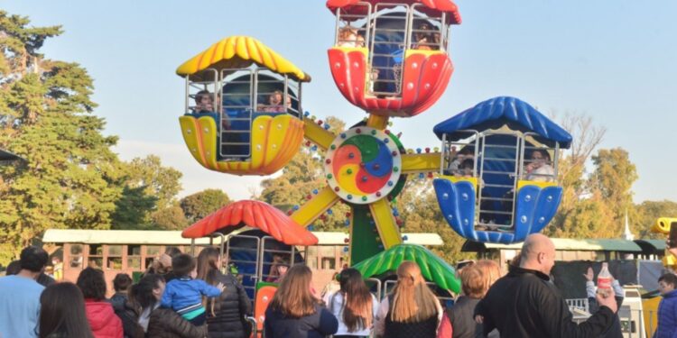 Lanzaron una busqueda laboral para trabajar de operarios del parque de juegos de “La Repu”