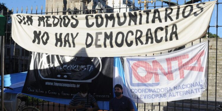 Medios comunitarios denunciaron que existe una mala distribución de la pauta oficial