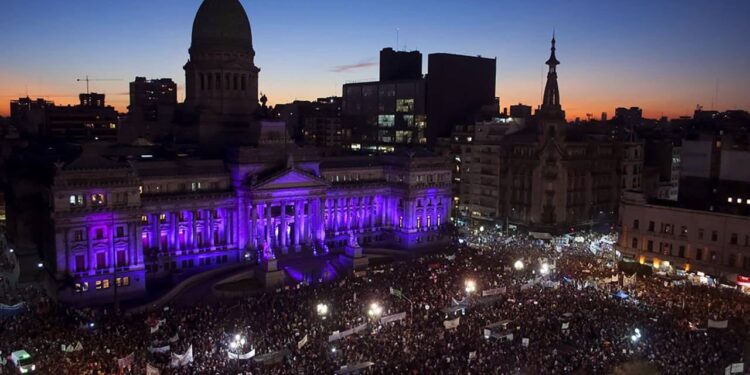 Cristina sobre el 8M: “El camino siempre es la organización, la unidad, la defensa de lo conquistado y la lucha por lo que aún nos falta”