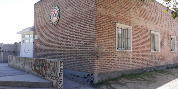 Una escuela de Abasto denunció destrozos y desprotección policial