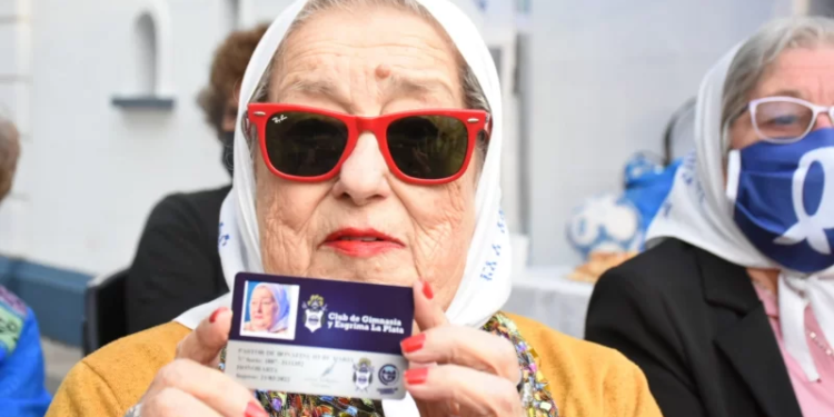 Hebe de Bonafini sobre el homenaje del Lobo a las Madres: “Nuestros hijos y nuestras hijas son los que nos marcaron el camino”