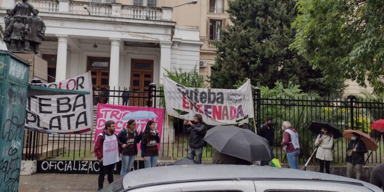 La comunidad educativa se manifestó por la continuidad del programa ATR