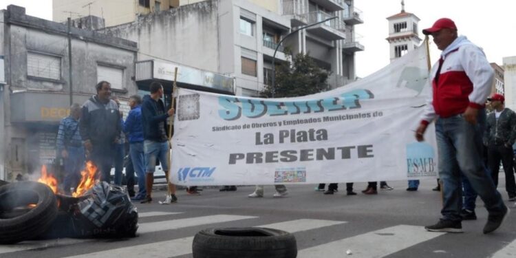 Trabajadores municipales realizarán una conferencia de prensa tras la denuncia a Julio Garro por practicas antisindicalistas