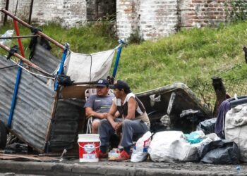 Indec: la pobreza bajó al 37,3% en el segundo semestre de 2021