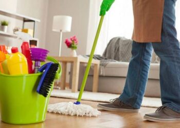 El personal de casas particulares recibirá un aumento del 30% en tres tramos