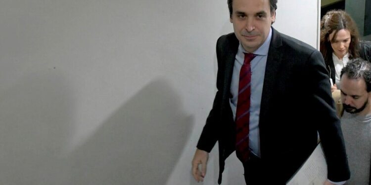 Ramos Padilla: “Es falso que la toma se haya legalizado porque ocurrió a la luz del día”