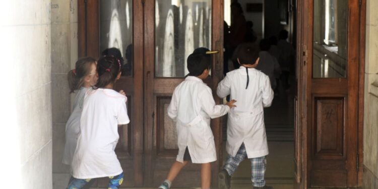 Comenzó el paro docente en La Plata en reclamo a los descuentos de Afip
