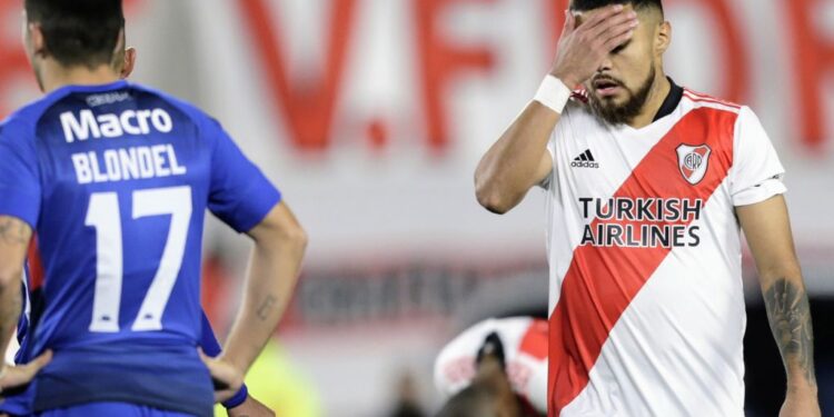 Tigre le ganó 2 a 1 a River en el Monumental y lo eliminó del certamen