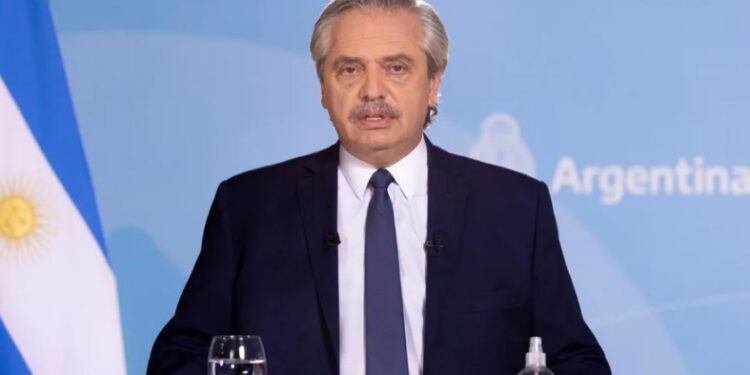 Alberto Fernández: “Estoy esperando que alguna vez la Justicia llame a esos ladrones de guante blanco”
