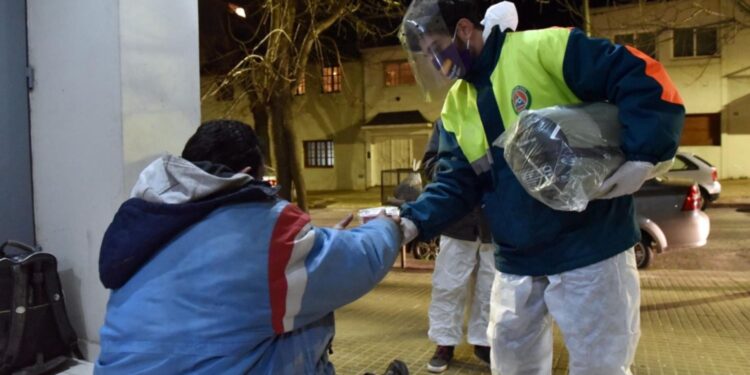 Comenzó el “operativo frío” para asistir a las personas en situación de calle