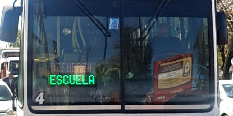 La Línea Oeste sumó cuatro micros para el “rondín educativo” gratuito