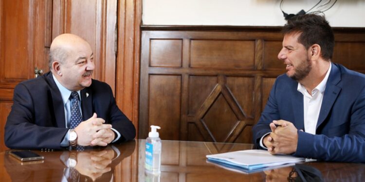 A pesar del rechazo popular, Tauber se reunió con Atanasof para avanzar con la extensión de la Autopista