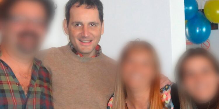 Un abogado ciego recibió una donación de Lionel Messi que promete cambiarle la vida