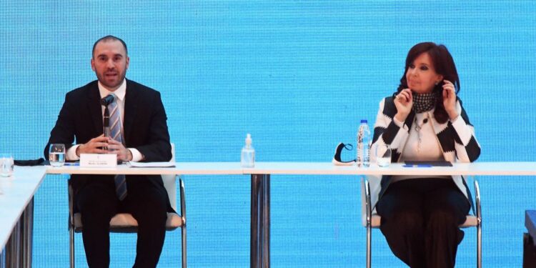 Guzmán se plegó a las críticas de CFK al dueño de la Anónima