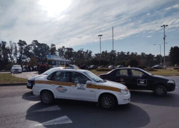 Taxistas cortaron todos los accesos a Berisso por el asesinato de un compañero