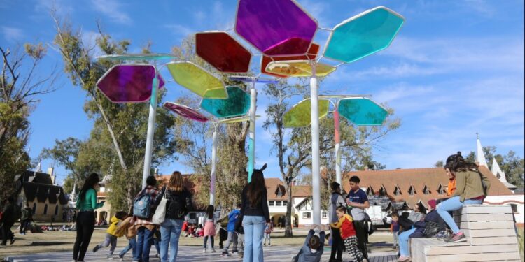 República de los Niños: inauguraron la Plaza de las Ciencias de YPF