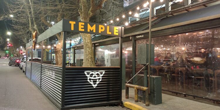 El FdT pidió que Garro defina la fecha para que gastronómicos desmonten los Decks de la vía pública