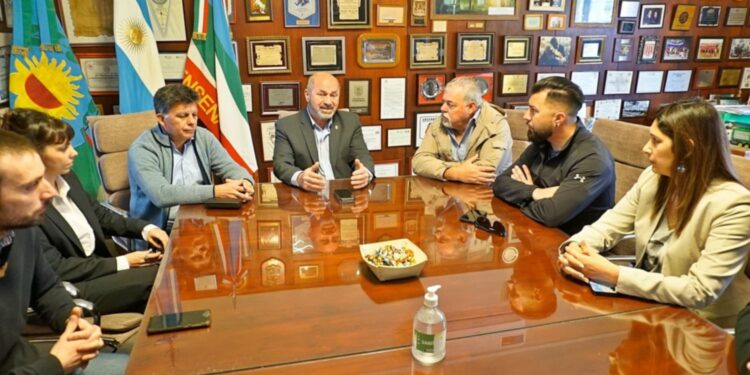 Los trabajadores municipales de Ensenada recibirán un aumento salarial del 45%