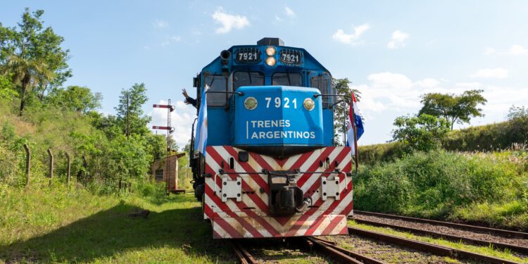 Volvió a funcionar el tren de carga entre Argentina y Paraguay