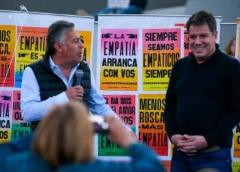Facundo Manes visitó La Plata e invitó a la sociedad a “pensar en la Argentina del futuro”