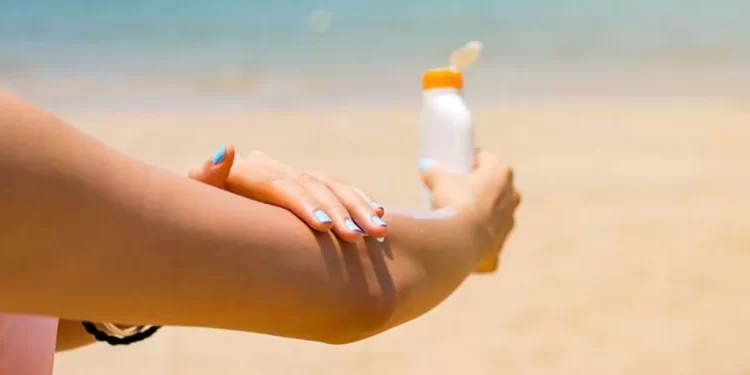 Buscan que el protector solar se considere un medicamento