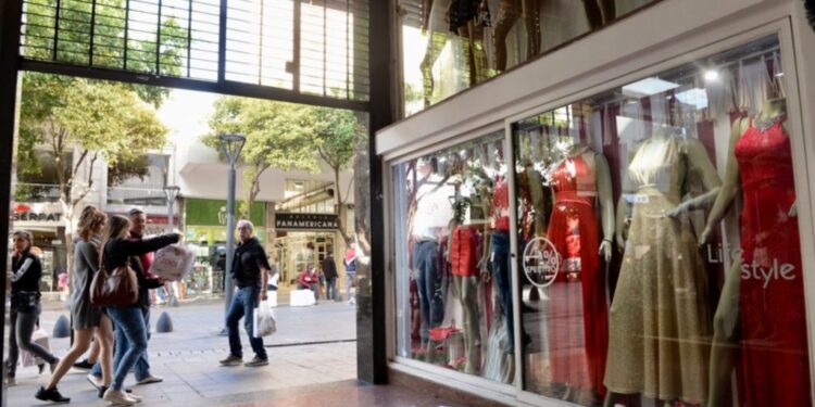 Garro anunció la eliminación de tasas municipales para habilitar comercios