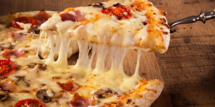 Llega “La noche de la pizza y la empanada” a La Plata con mas de 30 comercios adheridos