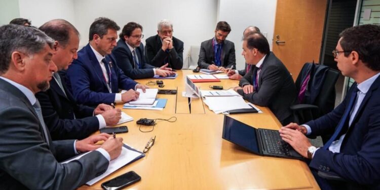 Massa anunció un nuevo acuerdo con el Club de París