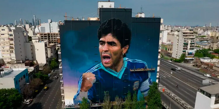 Inauguraron el mural de Maradona más grande del mundo