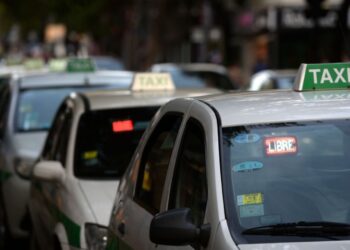 Debatirán nuevo aumento de taxis en La Plata