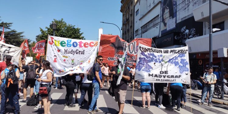 Trabajadores movilizaron por la expropiación definitiva de Madygraf