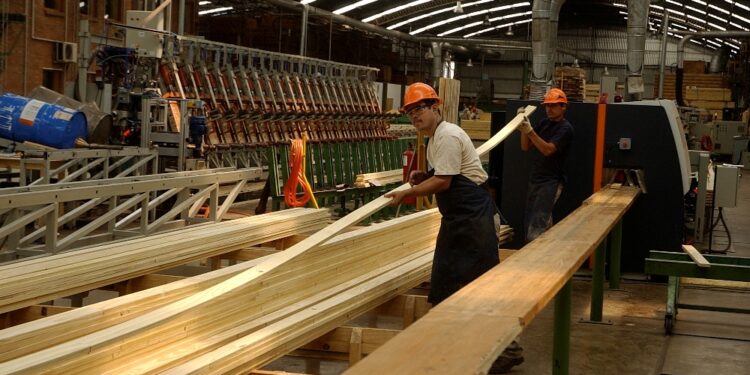 Según la CAME la industria pyme creció 0,6% anual en octubre