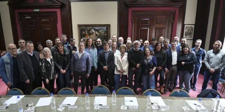 Los gremios estatales y docentes de la Provincia recibirán un nuevo incremento salarial del 7 %