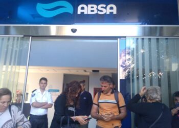 Vecinos de distintos puntos de la ciudad manifestaron por la falta de agua