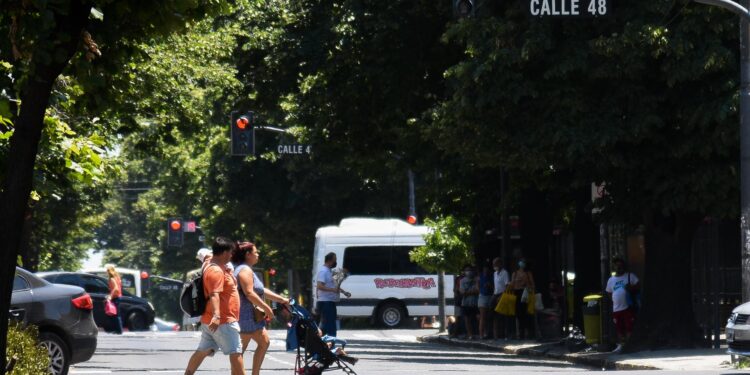 Sigue la alerta de calor en La Plata ¿Cuáles son las recomendaciones?