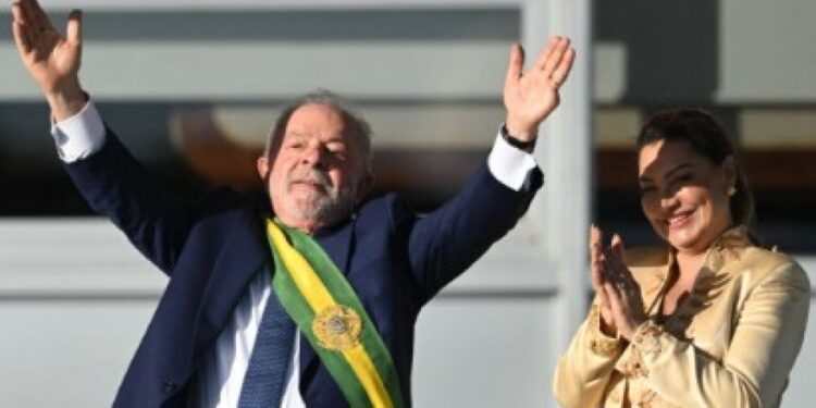 Lula asumió la presidencia, llamó a la unidad y a rearmar lo que destruyó Bolsonaro