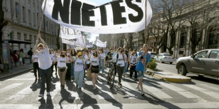 Lara Hueravillo: “Buscamos crear una democracia colectiva y no algo individual”