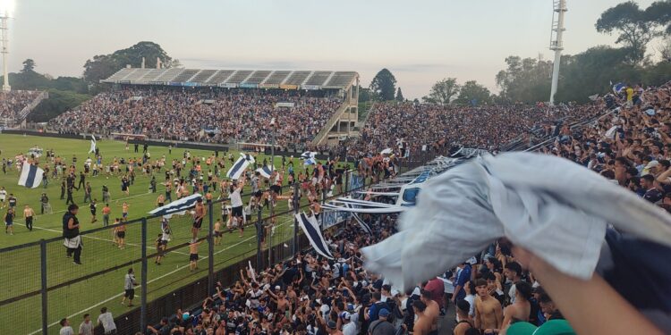 Los pibes rompieron la racha y Gimnasia ganó el clásico platense