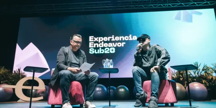 Bizarrap anunció el lanzamiento de su propio álbum de figuritas