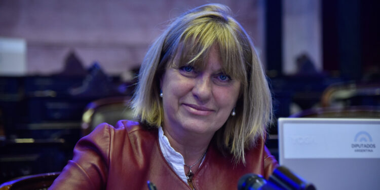 Claudia Bernaza: “Debemos estar a la altura de un mundo que es completamente diferente”