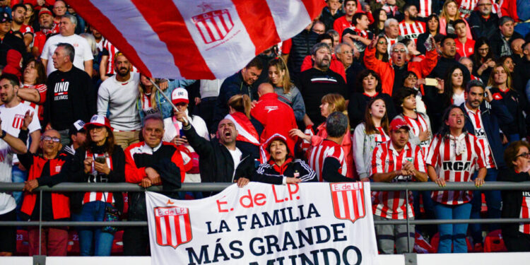Estudiantes enfrentará a Tacuary y pidió “buen comportamiento” a sus hinchas