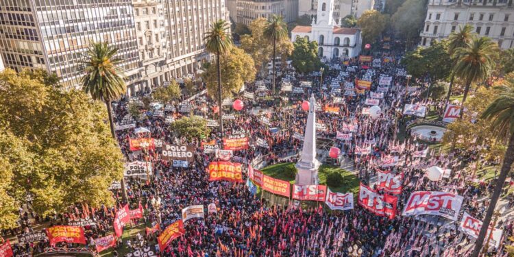 Organizaciones sindicales, sociales y políticas saldrán a la calle
