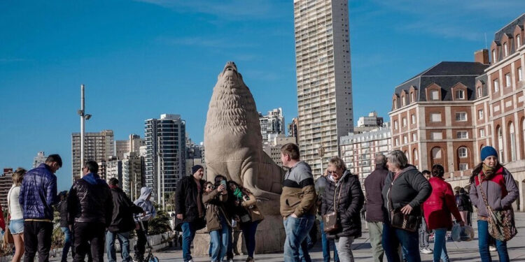 Más de 1,3 millones de turistas viajaron en el fin de semana extralargo