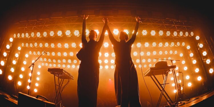 Peces Raros anunció su primer Obras