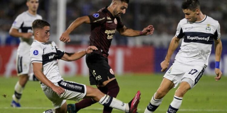 Gimansia irá por el milagro ante Universitario en Perú