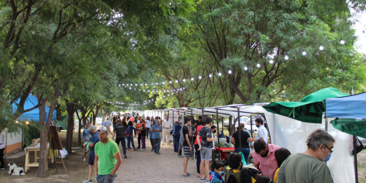 Feria, descuentos, charlas y paneles: ¿De qué se tratan las jornadas de agricultura familiar?