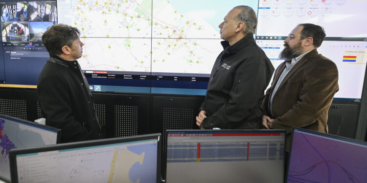 Kicillof inauguró una Central de Atención Telefónica de Emergencias