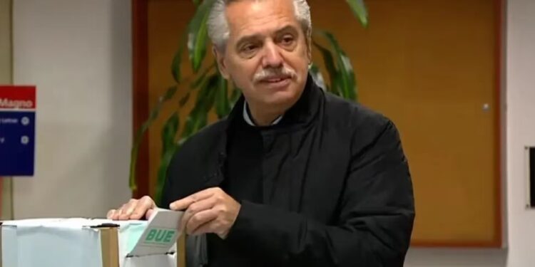 Alberto Fernández: “Siempre que se vota, la Argentina se vuelve un país mejor”